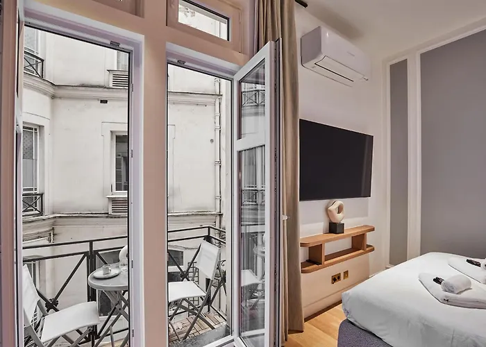 Daire Sublim 1bdr Ac Arc De Triomphe Champs Elysees By Prestige Paris
